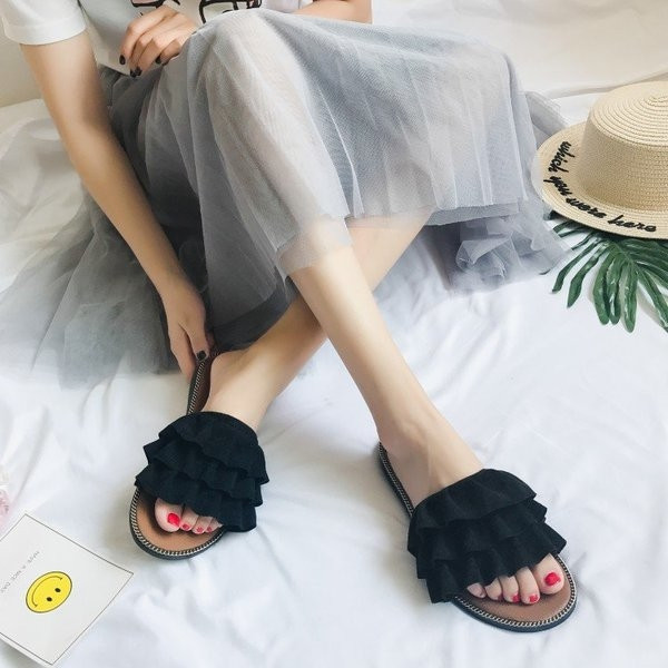 Papuci moderni de dama cu element cret si talpa joasa in trei culori