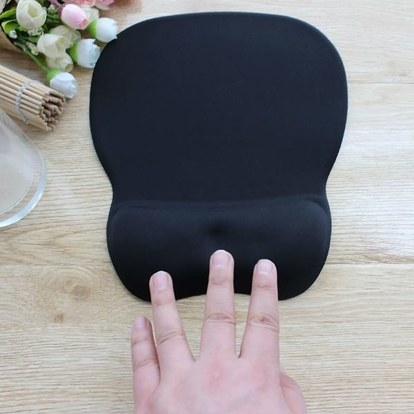 Ергономична,противоплъзгаща и много удобна подложка за мишка