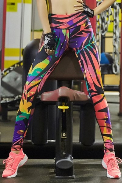 Γυναικείο κολάν για αθλητισμό με ενδιαφέρουσα εκτύπωση