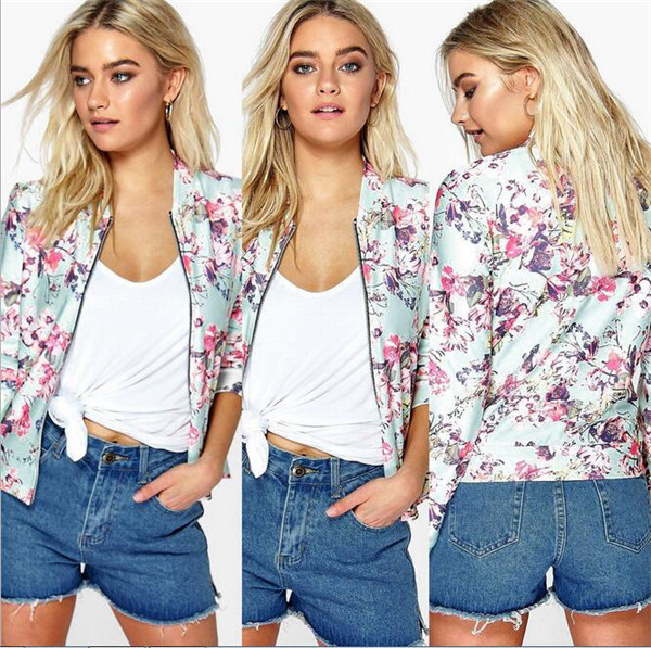 Γυναικείο καλοκαιρινό σακάκι σε τρία χρώματα σε floral δικαίωμα