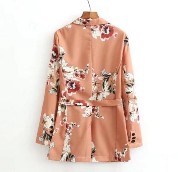 Jachetă lungă de damă cu model floral, cu curea în jurul taliei