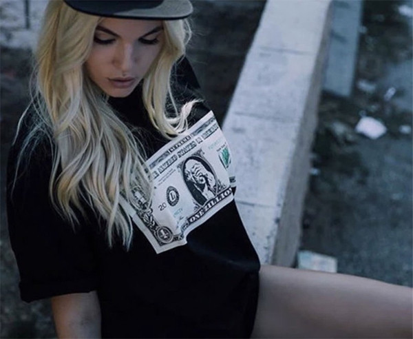 Tricou casual dama de vara in model gratuit cu aplicatie si maneci 3/4