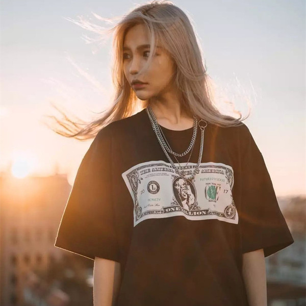 Tricou casual dama de vara in model gratuit cu aplicatie si maneci 3/4