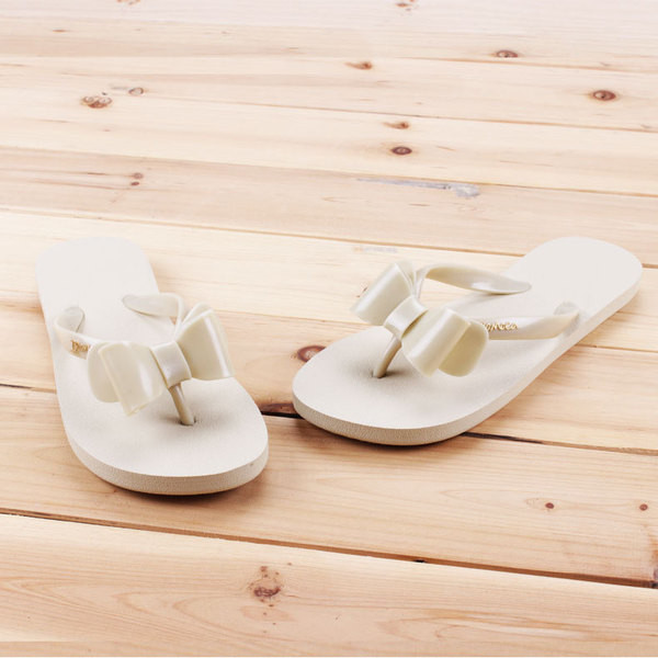 Ежедневни дамски чехли през пръсти в три цвята с декорация панделка 