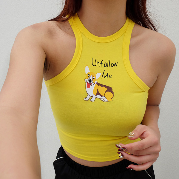 Ежедневен скъсен дамски потник в жълт цвят с апликация 