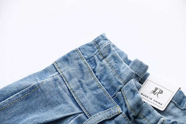 Női farmer rövidnadrág magas derékkal, szabad fazonban