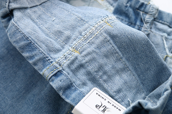 Női farmer rövidnadrág magas derékkal, szabad fazonban