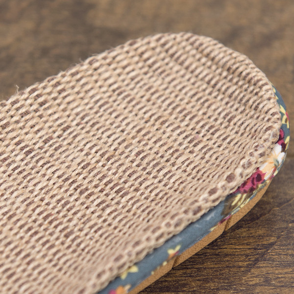 Alkalmi női papucs virágmotívumokkal több színben