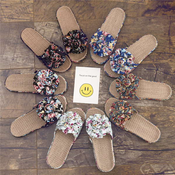 Alkalmi női papucs virágmotívumokkal több színben