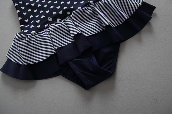 Costum de baie intreg pentru fete in albastru bleumarin cu imprimeu