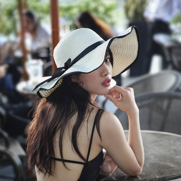 Pălărie de paie de damă cu cravată pentru vară
