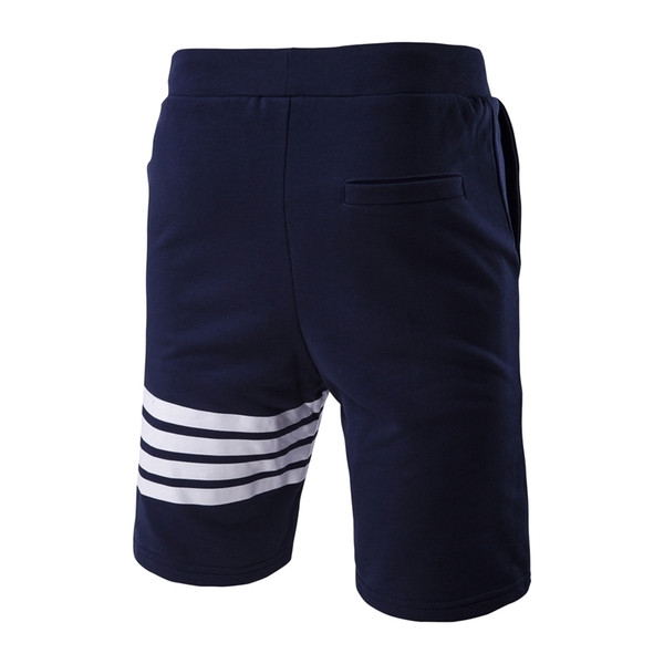 Férfi rövidnadrág több színben, színes csíkokkal