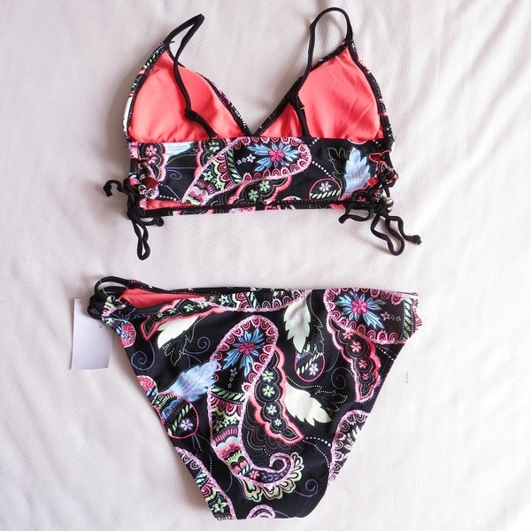 Gyermek fürdőruha lányoknak kétrészes fekete mintával