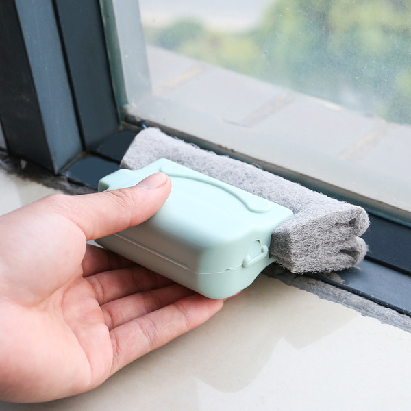 Burete foarte comod și practic pentru curățarea locurilor strânse și greu accesibile