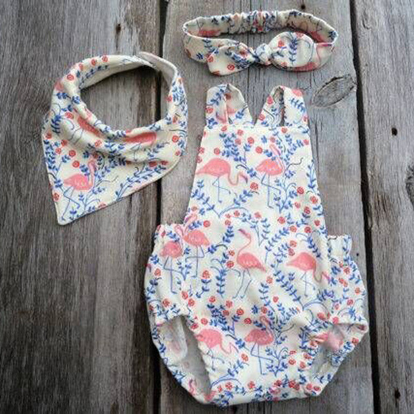 Lányoknak készült fürdőruha három részből álló mintával