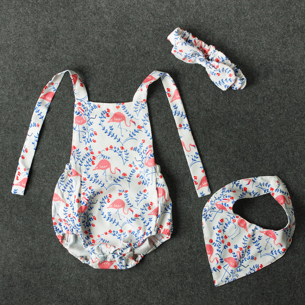 Lányoknak készült fürdőruha három részből álló mintával