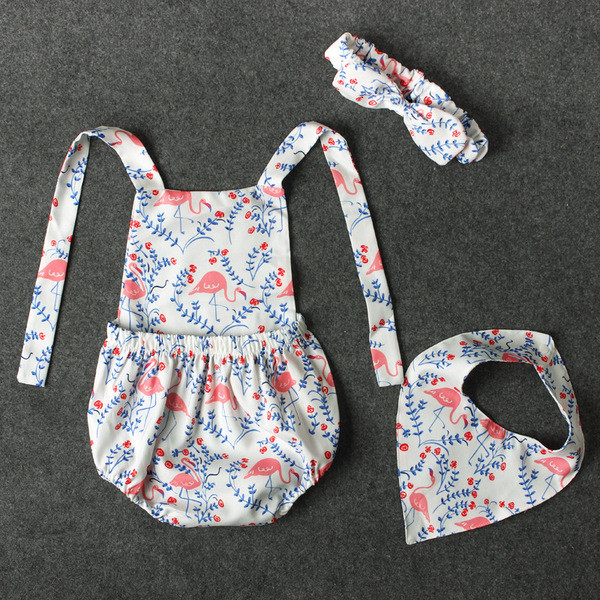 Lányoknak készült fürdőruha három részből álló mintával