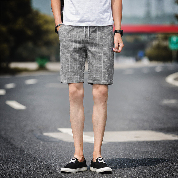 Pantaloni scurți bărbați în carouri în diferite culori cu buzunare