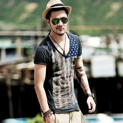 Férfi alkalmi póló két színben, rövid ujjal és mintával