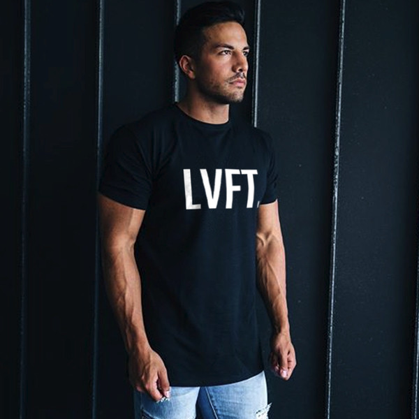 Мъжка ежедневна тениска с къс ръкав в няколко цвята с надпис