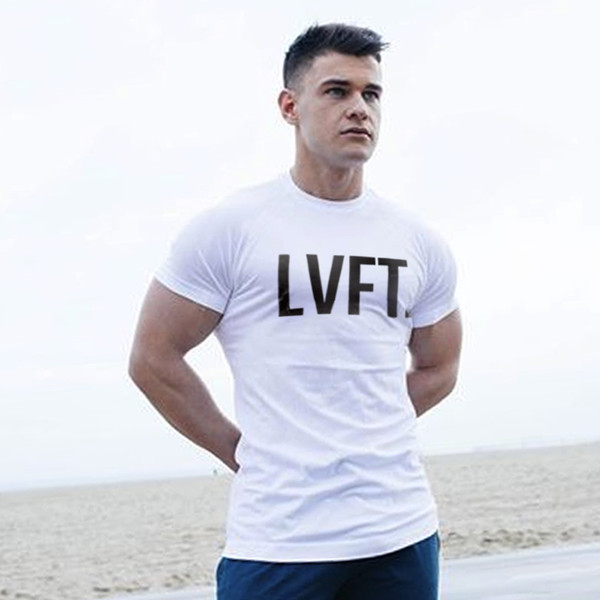 Мъжка ежедневна тениска с къс ръкав в няколко цвята с надпис