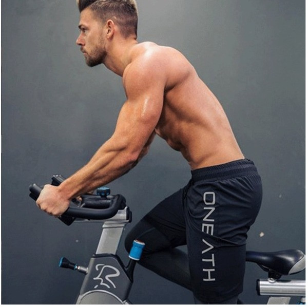 Férfi nyári rövidnadrág gumírozott derékkal és felirattal