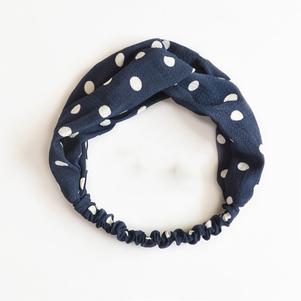 Hétköznapi női fejkiegészítő négy színben pöttymintával