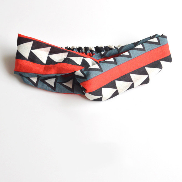 Stílusos női hajgumi színes motívumokkal