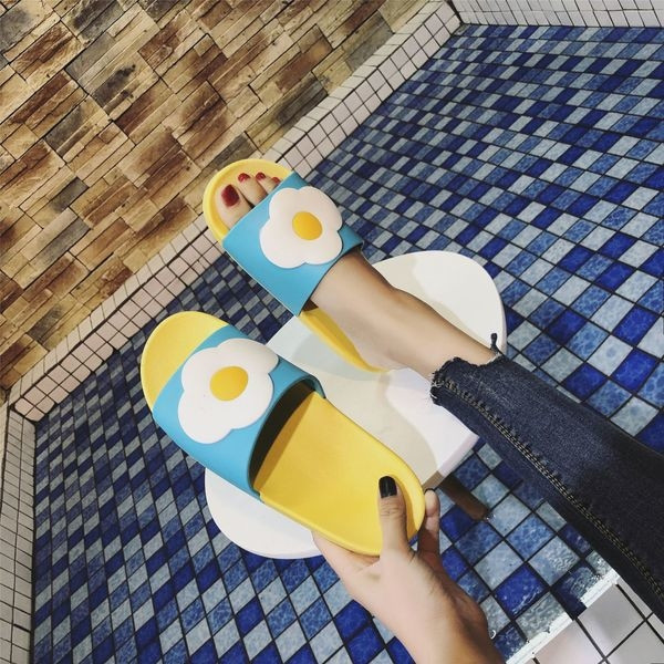 Alkalmi női gumipapucs három színben díszítéssel