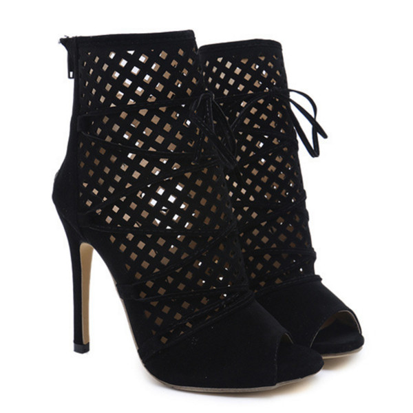 Sandale cu toc de damă moderne, elegante, de culoare neagră, cu șireturi