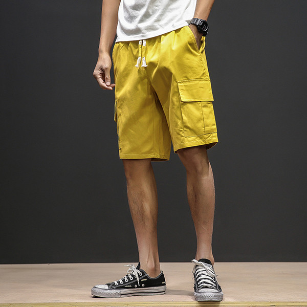 Pantaloni scurți pentru bărbați în mai multe culori cu cusături laterale mari