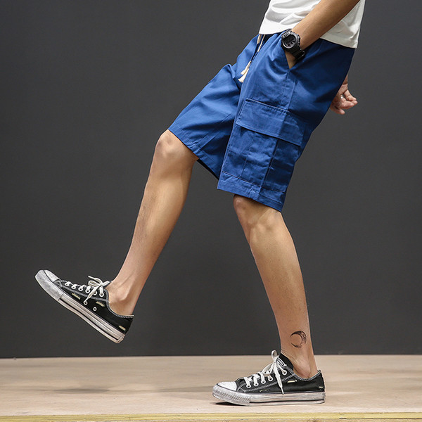 Pantaloni scurți pentru bărbați în mai multe culori cu cusături laterale mari