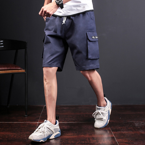 Nyári férfi nadrág utánzatos hátsó zsebbel, felirattal