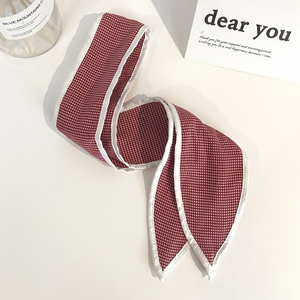 Benzi de păr moderne pentru femei într-o varietate de modele, potrivite pentru utilizarea de zi cu zi