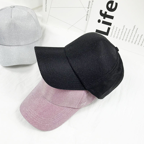 Női sapka négy színben - egyszerű modell fényes részecskékkel