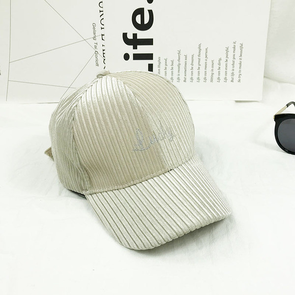 Női kordbársony sapka négy színben felirattal