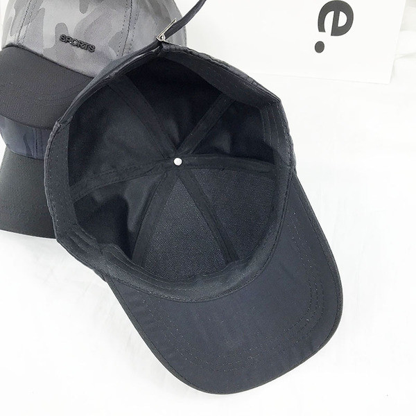 Női sportkalap napellenzővel, három színben