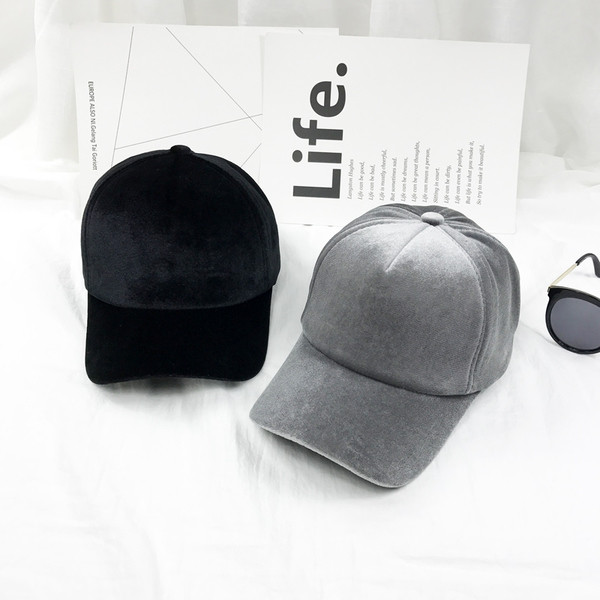 Γυναικείο καπέλο βελούδουσε τέσσερα χρώματα