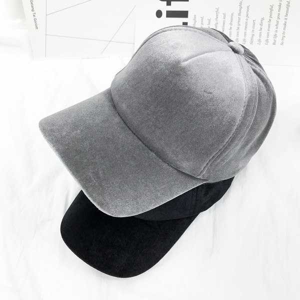 Γυναικείο καπέλο βελούδουσε τέσσερα χρώματα