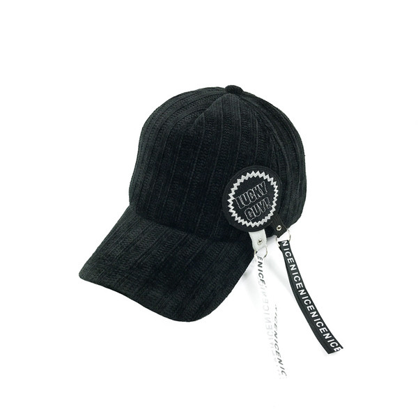 Sport-alkalmi női sapka négy színben díszítéssel