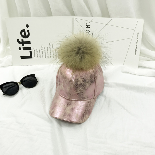 Palarie eleganta de dama cu vizor in trei culori cu puf