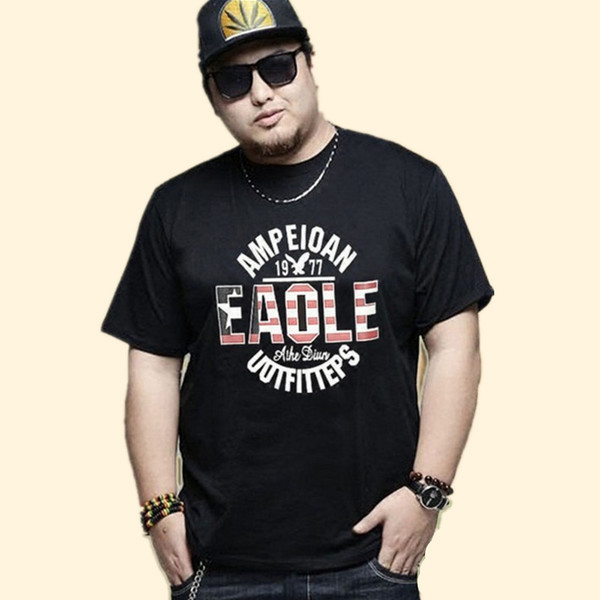 Tricou barbatesc cu maneca scurta si guler in forma de O in mai multe culori cu imprimeu