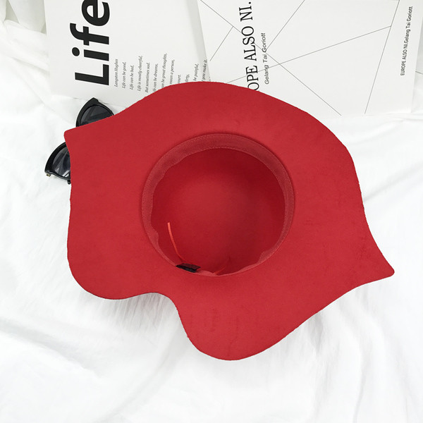 Pălărie elegantă pentru femei în trei culori