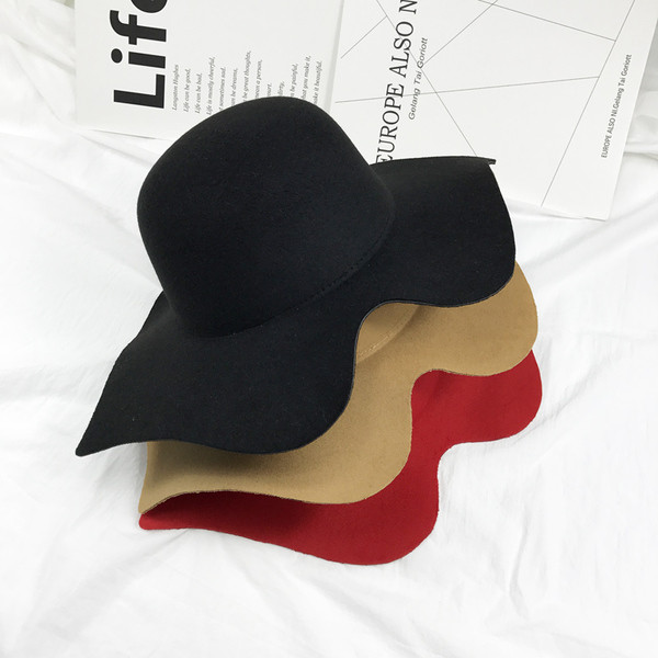 Pălărie elegantă pentru femei în trei culori