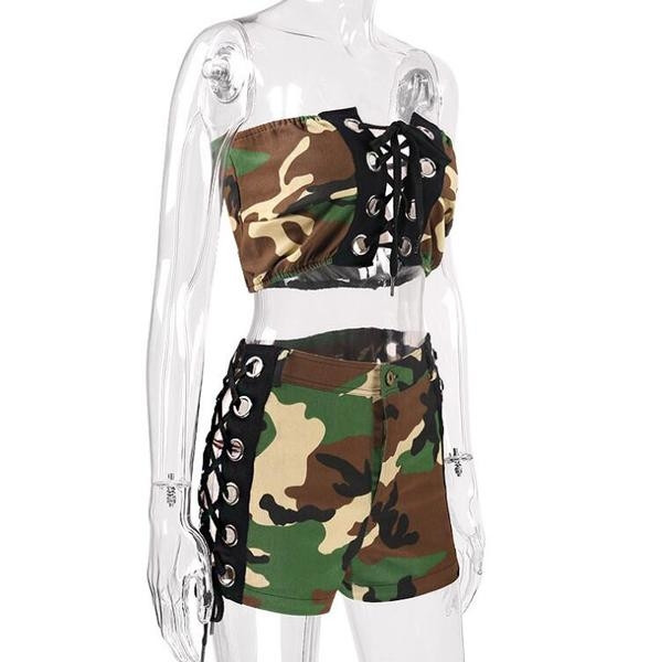 Sportos-elegáns nyári női terepszínű szett nyakkendővel