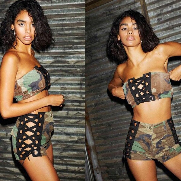 Sportos-elegáns nyári női terepszínű szett nyakkendővel