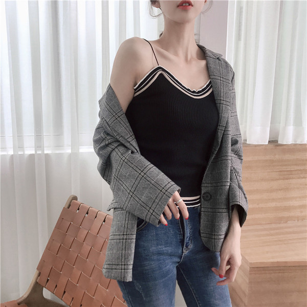 Stílusos női felső, három színben V-nyakkal