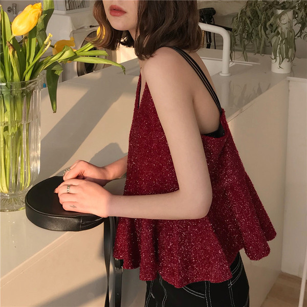 Női felső V-nyakkal, fekete és piros színben