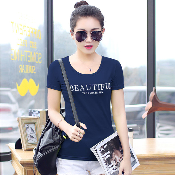 Több színben feliratos női póló