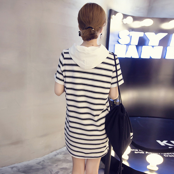 Sport - alkalmi női ruha rövid ujjú, csíkos kapucnival, három színben